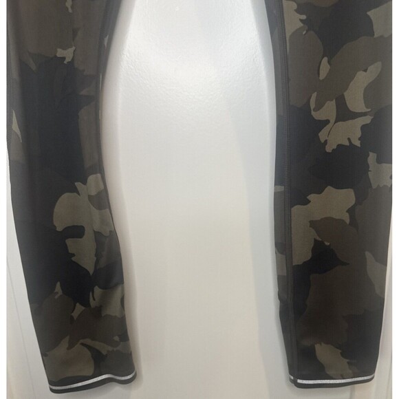 ATHLETA WOMEN’S GREEN CAMOUFLAGE 7/8 LEGGING SIZE XS W/Pocket Stretch Gym - Picture 3 of 11